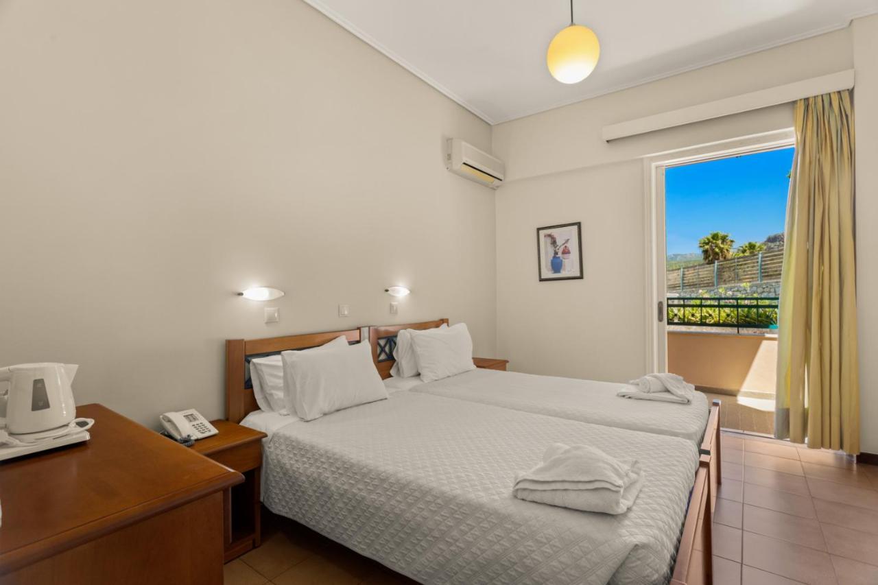 Lefktron Hotel 2*